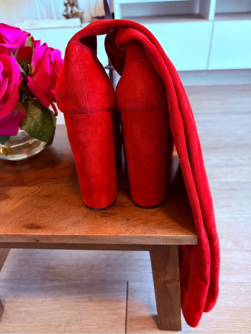 N/A bold red
